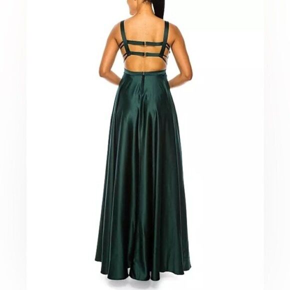 B DARLIN Juniors' Open-Back Gown, evening dress hunter size 3/4 - Picture 4 of 10